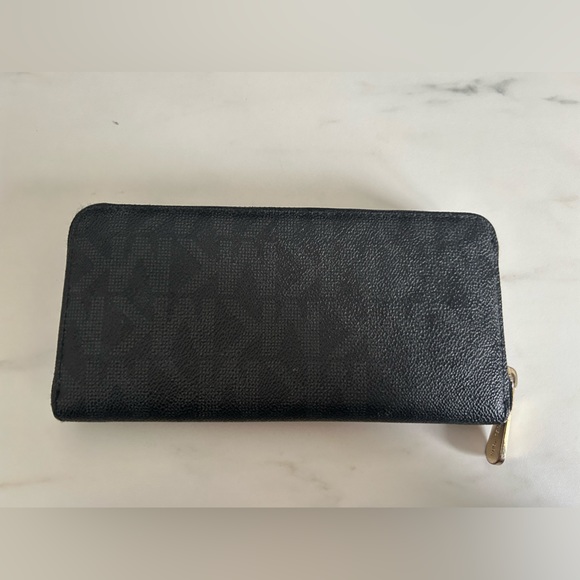 Authentic Black Michael Kors Wallet -  Good Used Condition - Picture 2 of 7